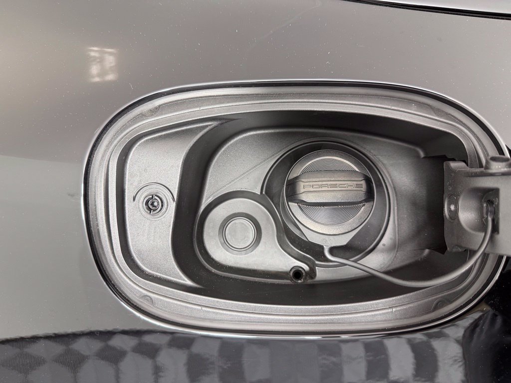 Certified 2022 Porsche Cayenne E-Hybrid AWD/4WD image 48