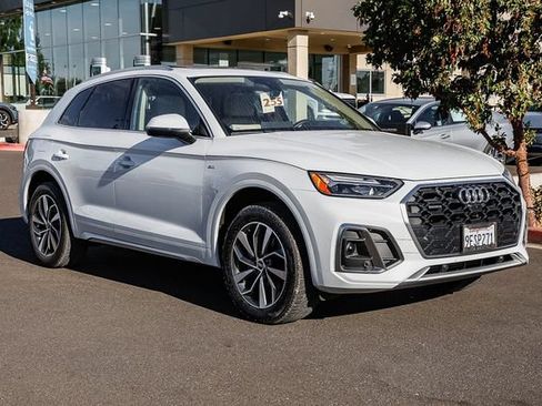 Used 2023 Audi Q5 2.0T Premium Plus w/ Premium Plus Package AWD/4WD image 6