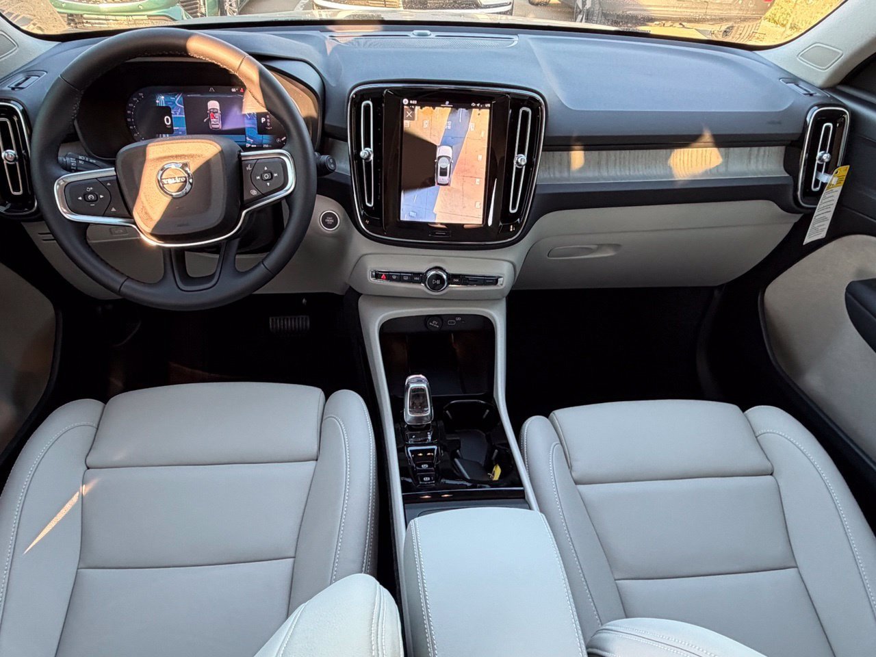 New 2026 Volvo XC40 B5 Plus w/ Climate Package AWD/4WD image 10