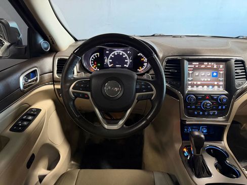 Used 2017 Jeep Grand Cherokee Overland image 10