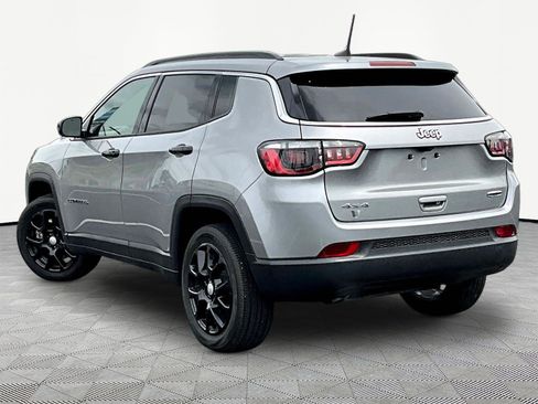 Used 2023 Jeep Compass Latitude AWD/4WD image 4