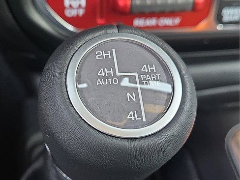 New 2025 Jeep Wrangler Unlimited Rubicon image 15