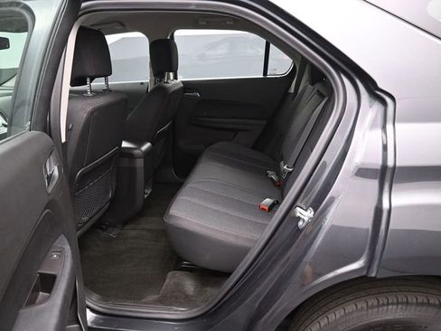 Used 2017 Chevrolet Equinox LS image 27