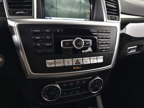 Used 2016 Mercedes-Benz GL 450 4MATIC image 29