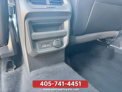 Used 2024 Volkswagen Tiguan SE AWD/4WD image 25