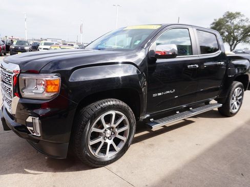 Used 2021 GMC Canyon Denali image 3