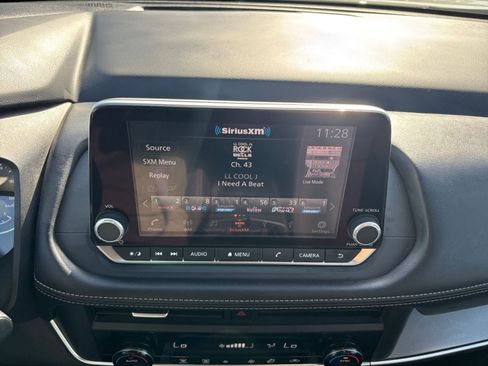 Used 2025 Nissan Rogue SV image 20