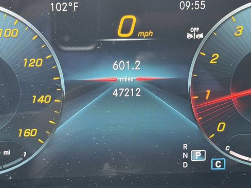 Used 2023 Mercedes-Benz GLB 250 image 27
