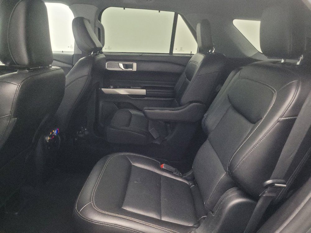 Used 2021 Ford Explorer Limited w/ Equipment Group 301A RWD image 18