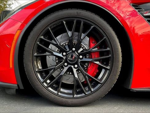 Used 2018 Chevrolet Corvette Z06 image 12