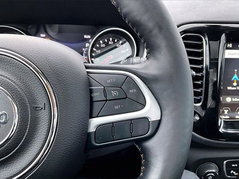 Used 2018 Jeep Compass Limited w/ Navigation Group image 11