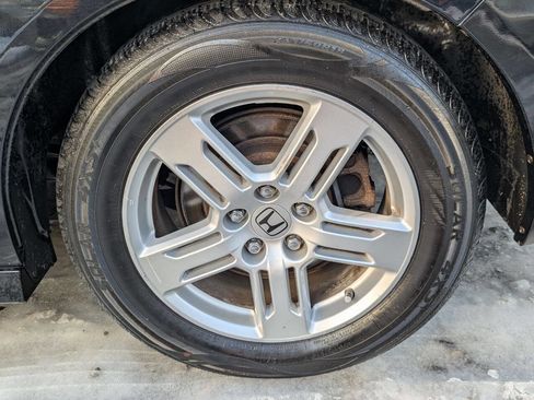 Used 2011 Honda Odyssey Touring Elite image 37