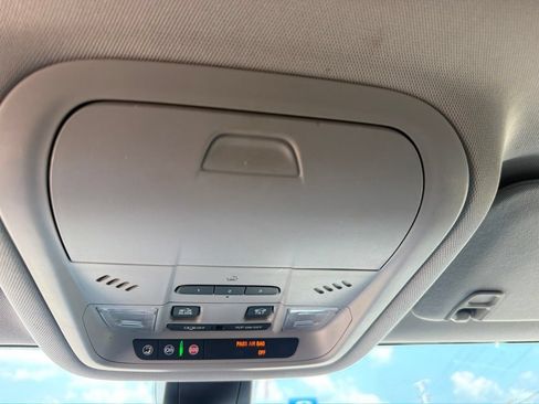 Used 2018 GMC Acadia SLT FWD image 24