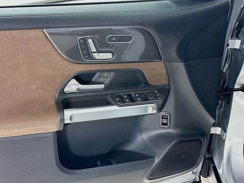 New 2026 Mercedes-Benz GLB 250 image 18