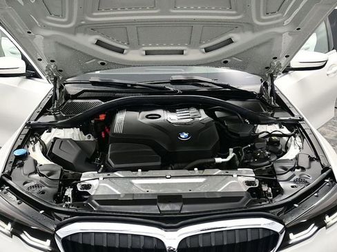 Used 2020 BMW 330i xDrive Sedan w/ Convenience Package image 15
