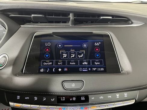 Used 2023 Cadillac XT4 Luxury w/ Cold Weather Package AWD/4WD image 30