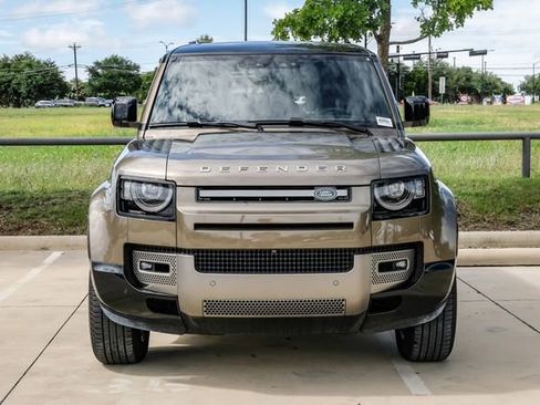 Used 2025 Land Rover Defender 110 X-Dynamic SE AWD/4WD image 6