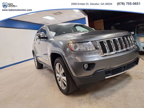 Used 2013 Jeep Grand Cherokee Overland w/ Advance Technology Group image 40