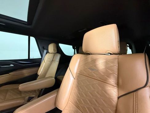 Certified 2023 Cadillac Escalade Sport w/ LPO, ONYX Package image 25