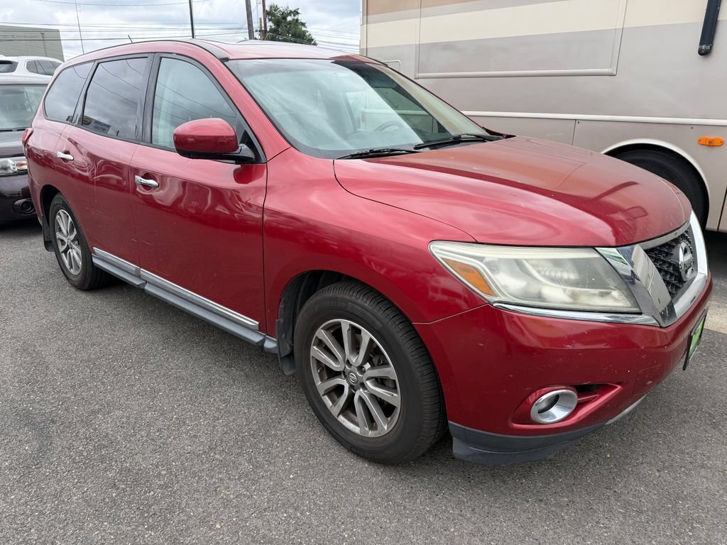 Used 2014 Nissan Pathfinder Platinum w/ Platinum Premium Package FWD image 1