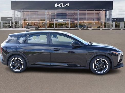 New 2026 Kia K4 EX FWD image 2