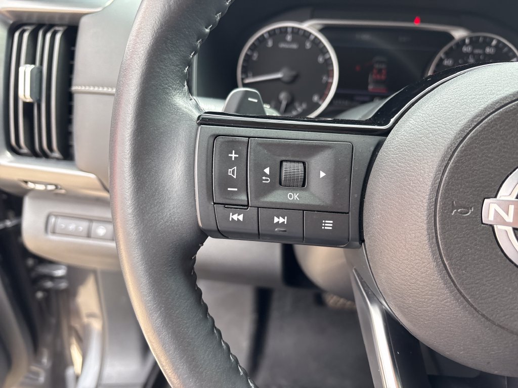 Certified 2024 Nissan Pathfinder SL w/ SL Premium Package FWD image 32