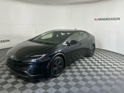 Used 2024 Toyota Prius LE image 7