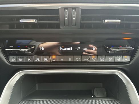 New 2026 MAZDA CX-90 Plug-In Hybrid w/Premium Sport AWD/4WD image 19