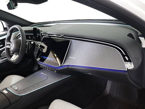 Used 2026 Mercedes-Benz E 53 AMG e 4MATIC Sedan image 34