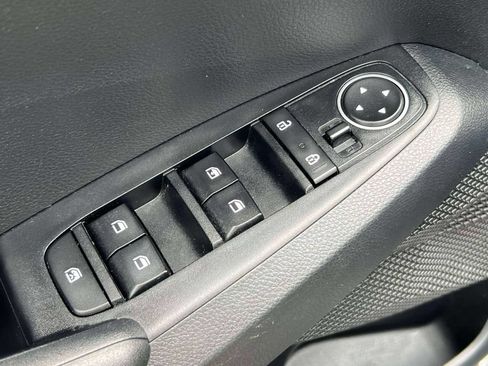Used 2023 Kia Seltos LX AWD/4WD image 17