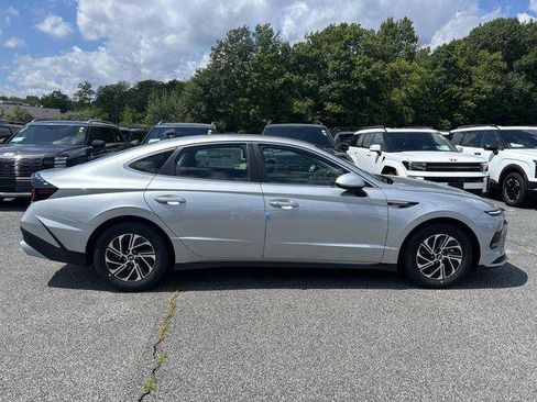 New 2026 Hyundai Sonata Blue FWD image 2
