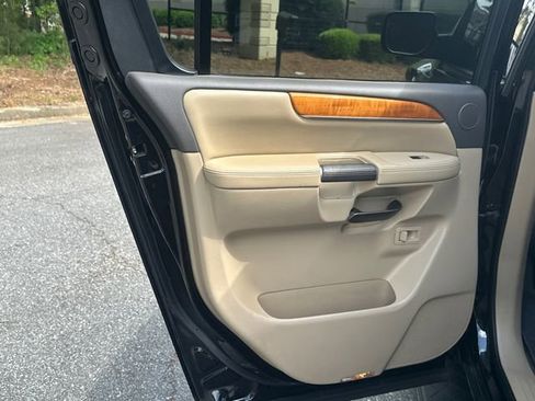 Used 2014 Nissan Armada Platinum w/ Platinum Reserve Package RWD image 25