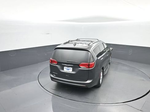 Used 2018 Chrysler Pacifica Touring-L Plus w/ Tire & Wheel Group FWD image 28