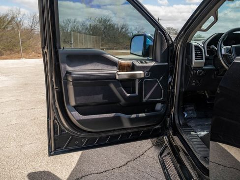 Used 2020 Ford F150 Lariat image 10