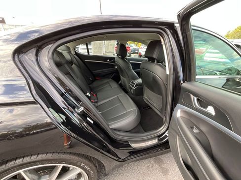 Used 2025 Genesis G70 2.5T image 38