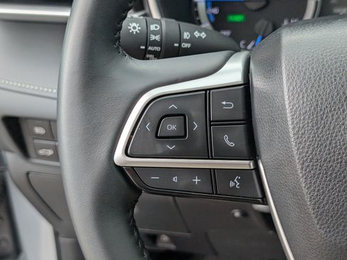 Used 2024 Toyota Highlander XLE AWD/4WD image 24