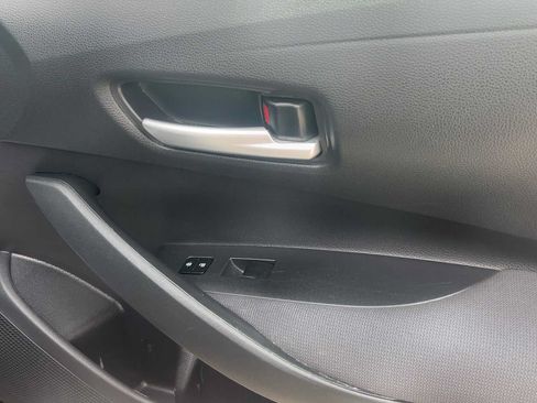 Used 2020 Toyota Corolla LE FWD image 36