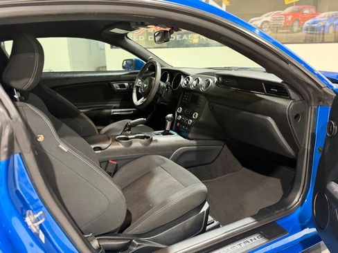 Used 2020 Ford Mustang Coupe RWD image 12