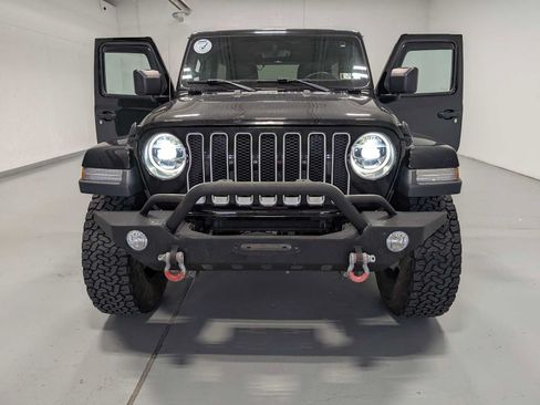 Used 2018 Jeep Wrangler Unlimited Sahara AWD/4WD image 13