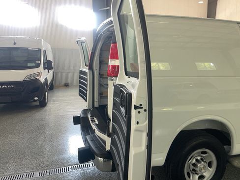 Used 2025 Chevrolet Express 2500 w/ Driver Convenience Package RWD image 8