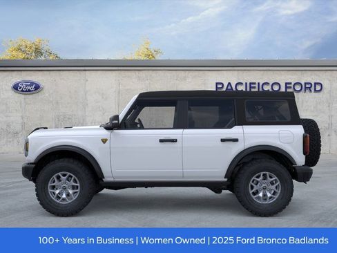New 2025 Ford Bronco Badlands image 4