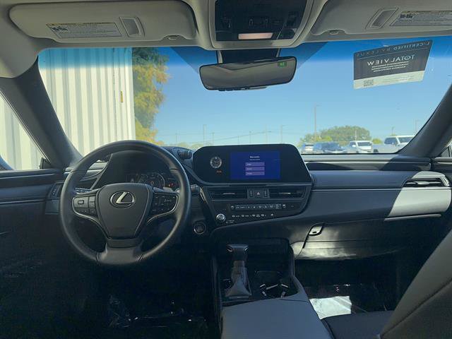 Used 2025 Lexus ES 350 w/ Accessory Package (Z1) FWD image 3