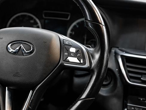 Used 2017 INFINITI QX30 Premium w/ Navigation Package AWD/4WD image 17