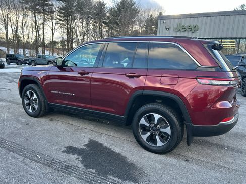 Used 2023 Jeep Grand Cherokee 4WD 4xe w/ MOPAR Finishing Package image 10