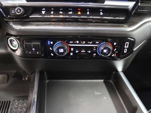Used 2024 Chevrolet Silverado 2500 LTZ w/ LTZ Convenience Package AWD/4WD image 37