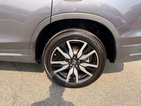 Certified 2021 Honda Pilot Touring image 9