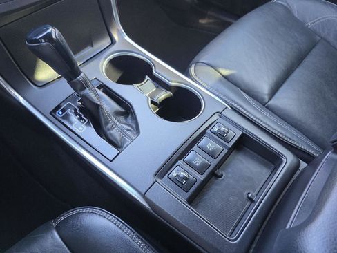 Used 2015 Toyota Camry XLE image 17