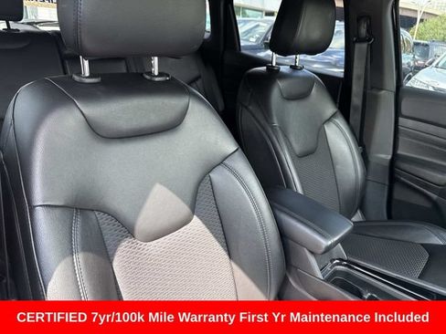Used 2025 Jeep Compass Latitude w/ Altitude Special Edition AWD/4WD image 12
