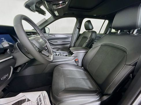 New 2025 Jeep Grand Cherokee L Altitude image 20