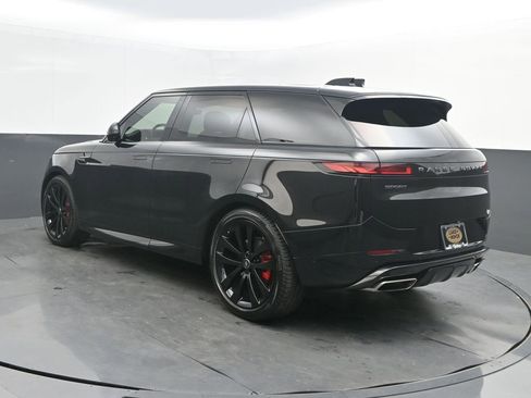 Used 2024 Land Rover Range Rover Sport Dynamic SE image 3